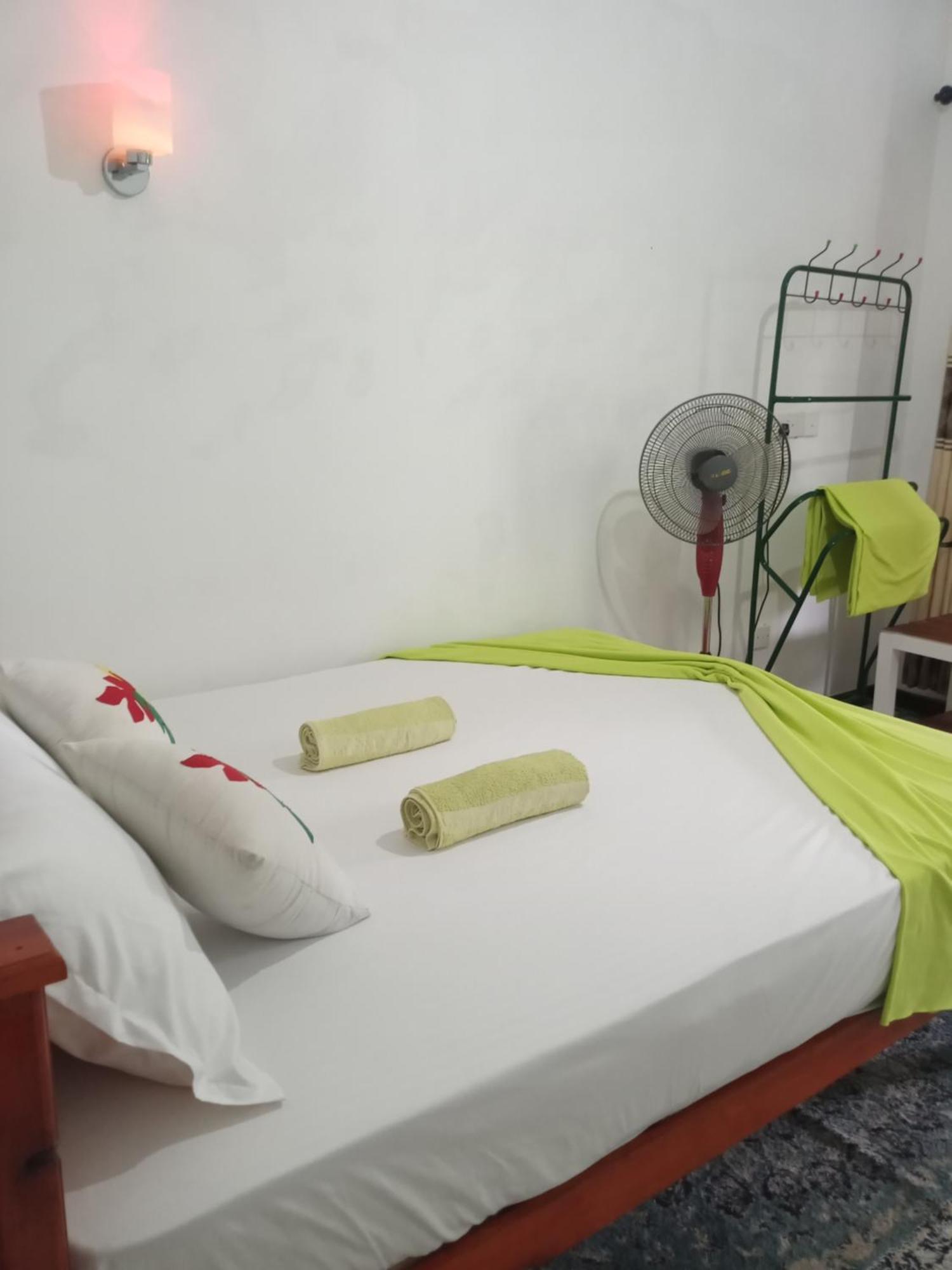 Mature Home Ella Rom bilde