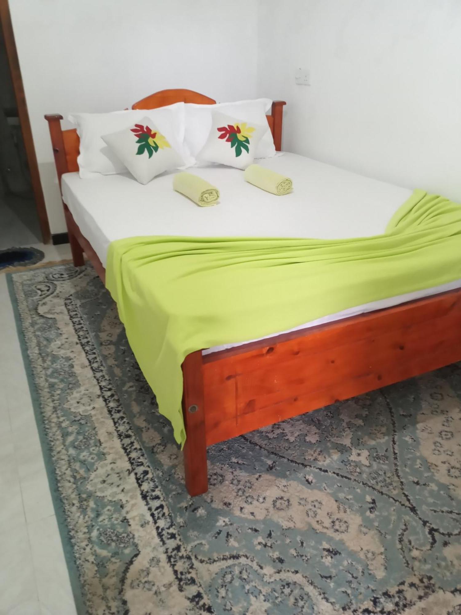 Mature Home Ella Rom bilde